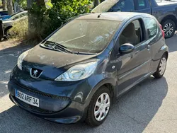 PEUGEOT 107 1.0i 12V BERLINE Trendy seulement 39 000 km