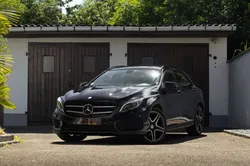 Mercedes-Benz GLA 220d 177ch – AMG Line – Fascination – Toit ouvrant – Suivi Mercedes