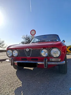 Alfa Romeo GTV 2000