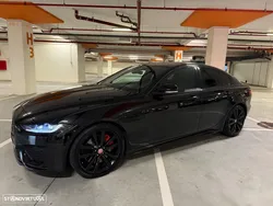 Jaguar XE 2.0 D200 R-Dynamic Black