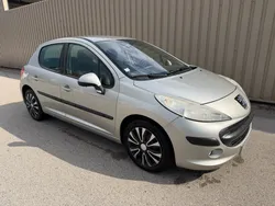Peugeot 207 1.6 hdi 16v 90cv bvm5 Pack premium / 2*main / 2006 / 188.000km / Distribution revision effectuée / c.t ok / 3.990e garantie 3 mois