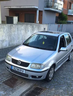 VW Polo 1.0 com teto panorâmico automático