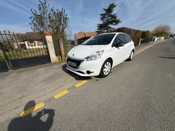 PEUGEOT 208 1.4 HDi 68