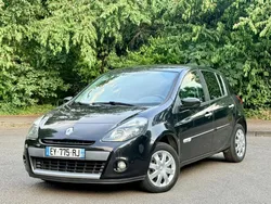Renault Clio III 5 Portes Phase 2 1.2 i 16V eco2 75 cv 137000km