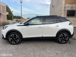 Peugeot 2008 PureTech 130 EAT8 GT