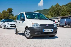 Fiat Panda II 1.2i 70CV BVM5 MyLive