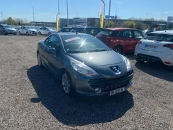 Peugeot 207 CC cabriolet en très bon état prêt à partir