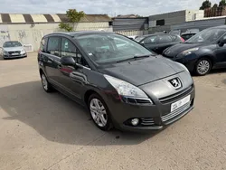 PEUGEOT 5008 1.6 HDi 112ch BVM6 Confort Pack 5pl