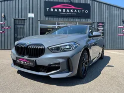 BMW SERIE 1 F40 118 i 136 ch 7 cv / DKG7 M Sport / gris storm bay / harman kardon / volant chauffant / toit ouvrant