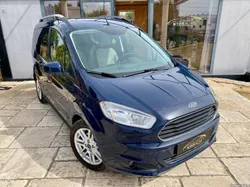 Ford Tourneo Courier 1.0 EcoBoost Titanium
