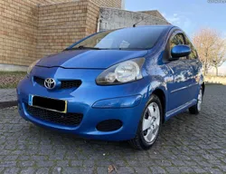 Toyota Aygo Nacional um dono revisões na Marca