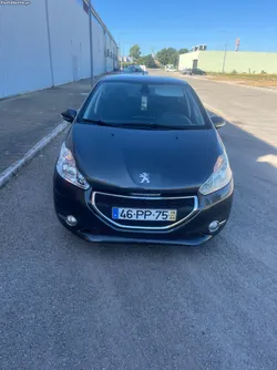 Peugeot 208 1.4 hdi 5 lugares bom estado