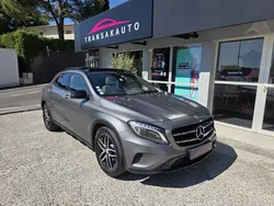 MERCEDES CLASSE GLA 200 Sensation 7-G DCT A / 100% CARNET D'ENTRETIEN / TOIT PANORAMIQUE OUVRANT / BOITE AUTO /