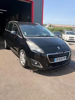 PEUGEOT 5008 1.6hdi 120cv