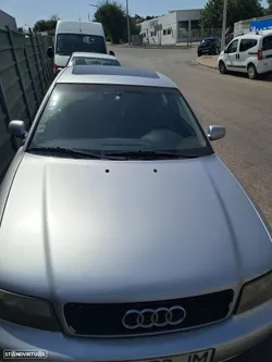 Audi A4 1.9 TDI Attraction EC