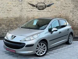 Peugeot 207 1.4i 75CH TRENDY 5P /Kit distribution ok