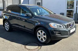 Volvo XC60 Momentum D5 AWD 185CH - Carnet Entretien - Régulateur - Sièges Chauffants - GPS - 165 000KM