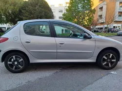 Peugeot 206 1.1 apenas 180000km