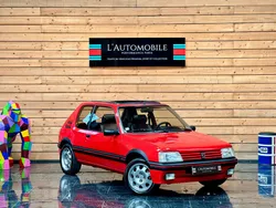 Peugeot 205 GTI 1.9 - Restauration complète - Toit ouvrant - Climatisation - Fermeture centralisée - Vitres électriques - Direction assistée - 2e main
