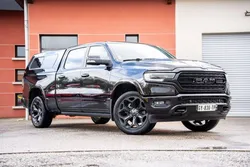 Dodge Ram 5.7 V8 LIMITED / Clean Carfax