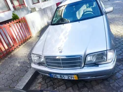 Mercedes-Benz C 220 CDI Caixa automática