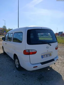 Hyundai H-1 ligeiro de passageiros misto de 6 lugares e carga