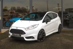 FORD FIESTA ST 1.6 ECOBOOST 182 cv MK2 PACK PERFORMANCE - SIEGES CHAUFFANTS - CAMERA - CARNET