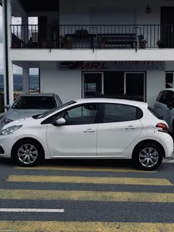 Peugeot 208 1.6 hdi