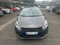 Peugeot 208 GT Line 1.2 Pure Tech 110