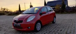 Toyota Yaris climatisé vitres électriques verrouillage centralisée jantes aluminium vendu uniquement pour export