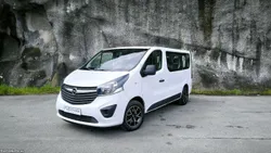Opel Vivaro 9 lugares 125cv