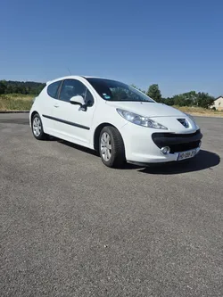 🚗 PEUGEOT 207 1.4 VTI 95cv – 83 000 km – Très bon état – Aucun frais à prévoir 🚗