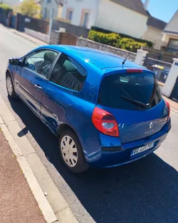 Clio 3 1.5 dci nickel increvable /clim auto/vitres électriques/distribution ok/ petit budget