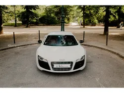 Audi r8 v10 5.2 fsi coupe quattro - gated manual - suzuka grey