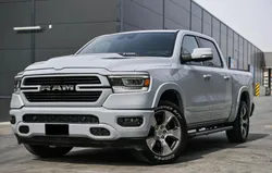 Dodge RAM 1500 5.7 V8 HEMI 401CH LARAMIE 4X4 eTorque