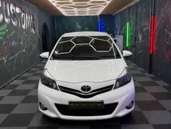 Toyota yaris 1.3 vvti 100 dynamic 2014