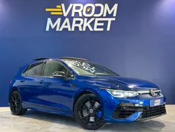 VOLKSWAGEN Golf 8 R 320 ch DSG7 4Motion – Bleu Lapiz – Toit ouvrant – Jantes Estoril 19" – Faible kilométrage