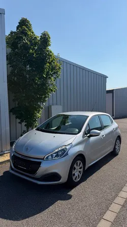 Peugeot 208 1.6 BlueHdi 100Ch Carplay Suivi Peugeot 1er Main