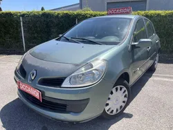 Renault Clio III (K85) 1.2 16v 80ch Authentique
