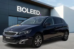 Peugeot 308 ii 1.2 puretech 130 allure ? Gps ? Caméra ? Park assist