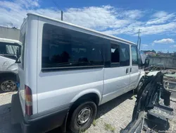 Ford Transit carrinha de 9 lugares