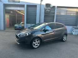 Ford fiesta 1.25 i 82 cv anne 12/2017 moteur ford 132000km c.t ok