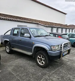 Toyota Hilux Tracker