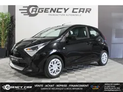 TOYOTA AYGO 1.0 VVT-i 72CH - BV X-Shift - X-Play - PREMIÈRE MAIN - FAIBLE KILOMÉTRAGE