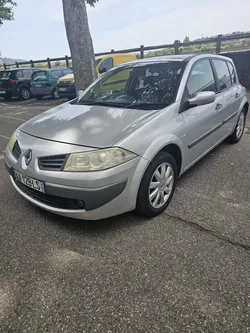 Renault Megane 1.9 dci 130 DYNAMIQUE ( Volant à droite)