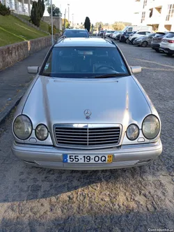 Mercedes-Benz E 300 Mercedes E 300 cx automática turbo diesel 177cv