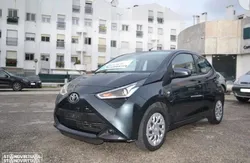 Toyota Aygo 1.0 X-Play Plus