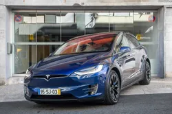 Tesla Model X 90D