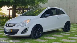 Opel Corsa 1.2 All White