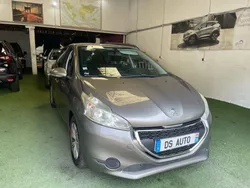PEUGEOT 208 1.4 HDI 68 CH / Rien a Prévoir